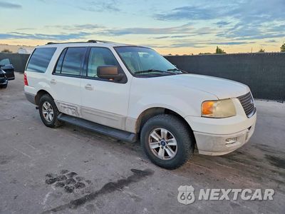 Czwarte zdjęcie samochodu z boku: 2003 FORD EXPEDITION XLT VIN:1FMFU15L53LB28305 - miniatura