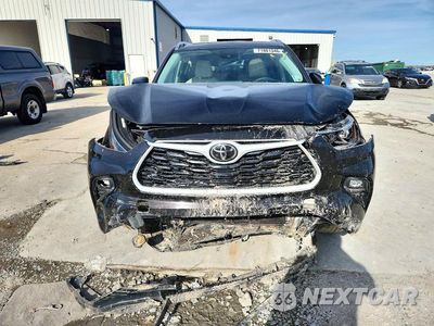 Piąte zdjęcie samochodu w środku: 2021 TOYOTA HIGHLANDER XLE VIN:5TDGZRAH0MS032270 - miniatura