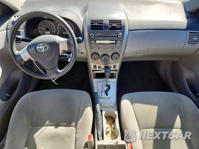 Zdjęcie 8 z 12 samochodu: 2011 TOYOTA COROLLA LE VIN:2T1BU4EE4BC588227 - miniatura