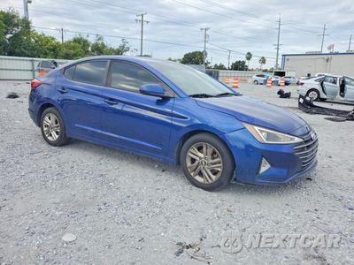 Czwarte zdjęcie samochodu z boku: 2019 HYUNDAI ELANTRA SEL VIN:5NPD84LFXKH422624 - miniatura