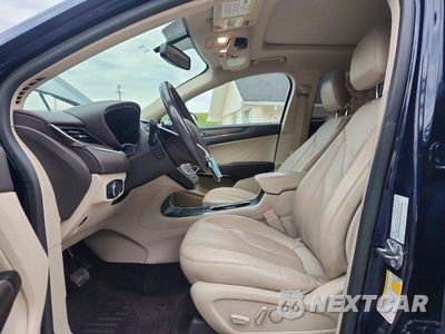 Zdjęcie 7 z 13 samochodu: 2017 LINCOLN MKC RESERVE VIN:5LMCJ3D96HUL54977 - miniatura