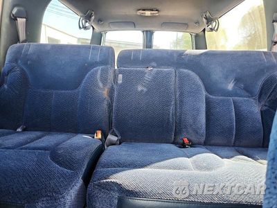 Zdjęcie 10 z 13 samochodu: 2001 CHEVROLET SUBURBAN C1500 VIN:1GNEC16R1TJ332219 - miniatura