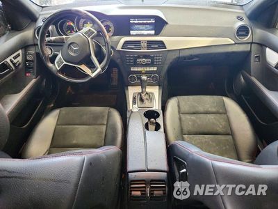 Zdjęcie 8 z 12 samochodu: 2013 MERCEDES-BENZ C 300 4MATIC VIN:WDDGF8AB9DR242658 - miniatura