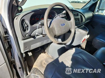 Zdjęcie 8 z 13 samochodu: 2007 FORD ECONOLINE E450 SUPER DUTY CUTAWAY VAN VIN:1FDXE45S07DA18028 - miniatura