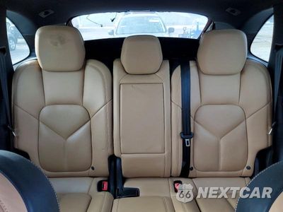 Zdjęcie 10 z 13 samochodu: 2016 PORSCHE CAYENNE VIN:WP1AA2A21GLA10539 - miniatura