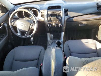 Zdjęcie 8 z 13 samochodu: 2012 KIA SORENTO LX VIN:5XYKT3A6XCG201763 - miniatura
