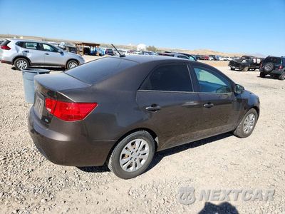 Trzecie zdjęcie samochodu z tyłu: 2013 KIA FORTE EX VIN:KNAFU4A29D5739072 - miniatura