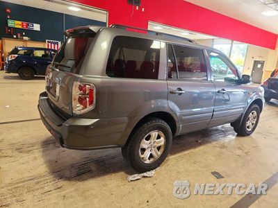Trzecie zdjęcie samochodu z tyłu: 2008 HONDA PILOT VP VIN:5FNYF18208B052089 - miniatura