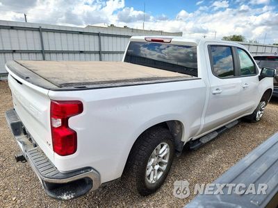 Trzecie zdjęcie samochodu z tyłu: 2025 CHEVROLET SILVERADO K1500 LT VIN:1GCUKDED8SZ261146 - miniatura