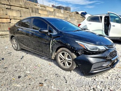 Czwarte zdjęcie samochodu z boku: 2017 CHEVROLET CRUZE LT VIN:1G1BE5SM9H7238299 - miniatura