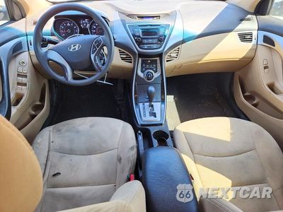 Zdjęcie 9 z 13 samochodu: 2013 HYUNDAI ELANTRA GLS VIN:5NPDH4AEXDH270485 - miniatura