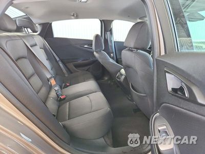Zdjęcie 10 z 12 samochodu: 2025 CHEVROLET MALIBU LT VIN:1G1ZD5ST7SF121441 - miniatura