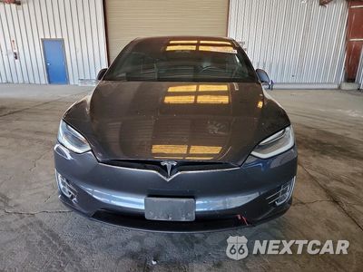Piąte zdjęcie samochodu w środku: 2016 TESLA MODEL X VIN:5YJXCBE22GF015073 - miniatura