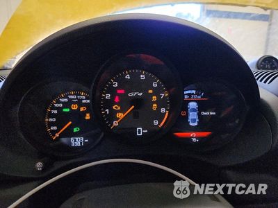 Zdjęcie 9 z 13 samochodu: 2021 PORSCHE CAYMAN GT4 VIN:WP0AC2A8XMS289300 - miniatura