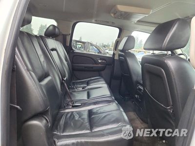 Zdjęcie 11 z 13 samochodu: 2008 CHEVROLET SUBURBAN K1500 LS VIN:3GNFK16338G183503 - miniatura