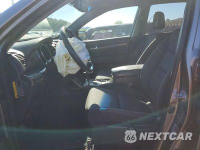 Zdjęcie 7 z 14 samochodu: 2011 KIA SORENTO LX VIN:5XYKT4A18BG080014 - miniatura