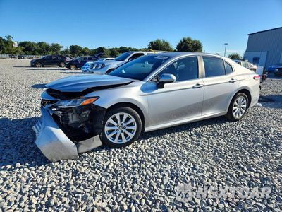 2020 TOYOTA CAMRY LE 4T1C11AK0LU382927 - główne zdjęcie licytacji z USA - miniatura