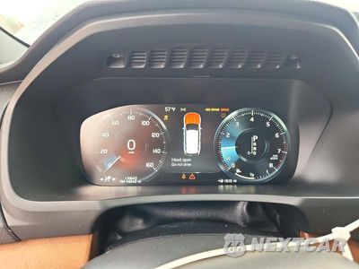 Zdjęcie 9 z 13 samochodu: 2017 VOLVO XC90 T6 VIN:YV4A22PL7H1152418 - miniatura