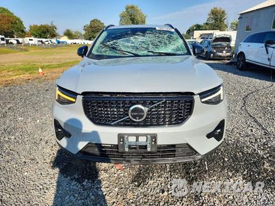 Piąte zdjęcie samochodu w środku: 2025 VOLVO XC40 ULTRA VIN:YV4L12UM8S2482515 - miniatura