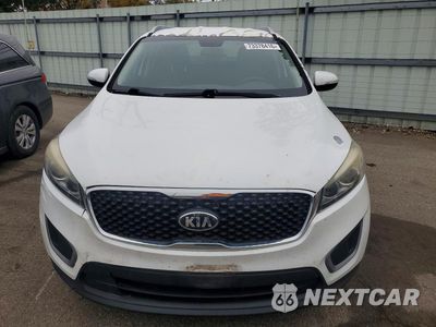 Piąte zdjęcie samochodu w środku: 2016 KIA SORENTO LX V6 VIN:5XYPG4A51GG036439 - miniatura