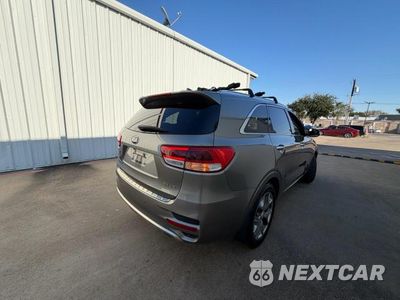 Czwarte zdjęcie samochodu z boku: 2016 KIA SORENTO SX V6 VIN:5XYPKDA56GG008246 - miniatura