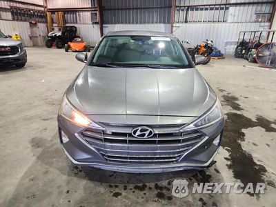 Piąte zdjęcie samochodu w środku: 2019 HYUNDAI ELANTRA SE VIN:5NPD74LF9KH406997 - miniatura