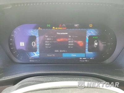 Zdjęcie 9 z 13 samochodu: 2021 VOLVO XC40 RECHARGE VIN:YV4ED3UR1M2522387 - miniatura