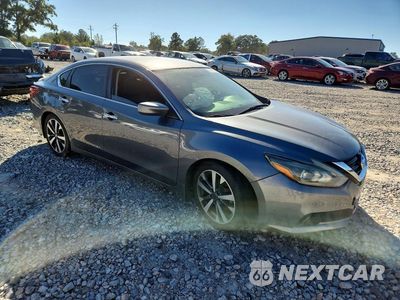 Czwarte zdjęcie samochodu z boku: 2017 NISSAN ALTIMA 2.5 SR VIN:1N4AL3AP3HC488398 - miniatura