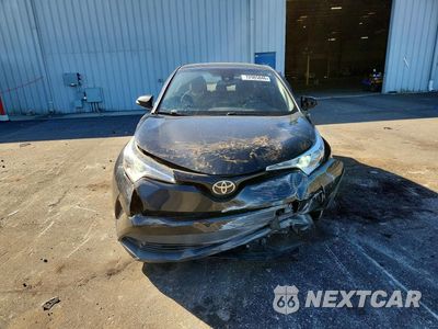 Piąte zdjęcie samochodu w środku: 2018 TOYOTA C-HR XLE VIN:JTNKHMBX5J1002952 - miniatura