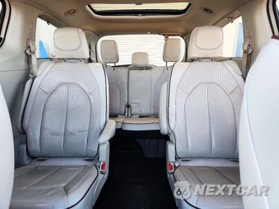 Zdjęcie 10 z 13 samochodu: 2019 CHRYSLER PACIFICA LIMITED VIN:2C4RC1GG5KR731409 - miniatura