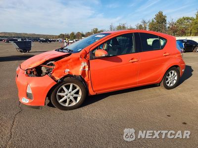 2013 TOYOTA PRIUS C THREE JTDKDTB31D1031683 - główne zdjęcie licytacji z USA - miniatura