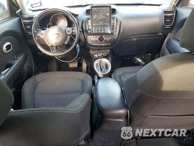 Zdjęcie 8 z 12 samochodu: 2017 KIA SOUL + VIN:KNDJP3A58H7461400 - miniatura
