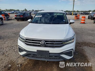 Piąte zdjęcie samochodu w środku: 2023 VOLKSWAGEN TIGUAN S VIN:3VVRB7AX4PM075380 - miniatura