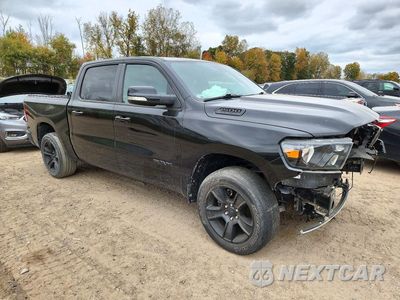 Czwarte zdjęcie samochodu z boku: 2021 RAM 1500 BIG HORN/LONE STAR VIN:1C6SRFFT8MN615480 - miniatura