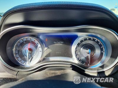Zdjęcie 9 z 12 samochodu: 2019 CHRYSLER 300 TOURING VIN:2C3CCAAG0KH682984 - miniatura