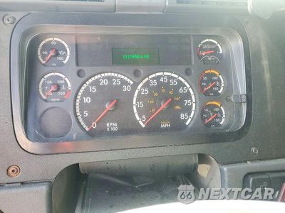 Zdjęcie 9 z 14 samochodu: 2016 FREIGHTLINER CASCADIA 125 SEMI TRUCK VIN:1FUJGLD5XGLHM4801 - miniatura