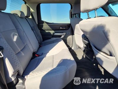 Zdjęcie 10 z 13 samochodu: 2024 TOYOTA TUNDRA SR5 VIN:5TFLA5DB1RX226328 - miniatura