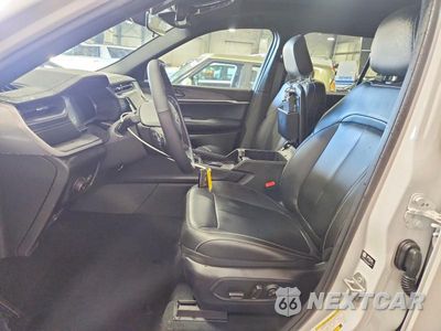 Zdjęcie 7 z 14 samochodu: 2025 JEEP GRAND CHEROKEE LIMITED VIN:1C4RJHBG3SC356778 - miniatura