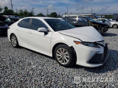 Czwarte zdjęcie samochodu z boku: 2023 TOYOTA CAMRY LE VIN:4T1C11AK1PU162797 - miniatura