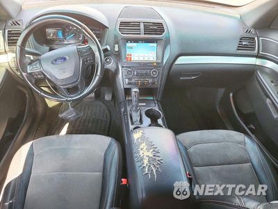Zdjęcie 8 z 12 samochodu: 2017 FORD EXPLORER XLT VIN:1FM5K7D83HGA10626 - miniatura