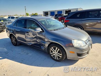 Czwarte zdjęcie samochodu z boku: 2006 VOLKSWAGEN JETTA 2.5L LEATHER VIN:3VWDF71K26M631344 - miniatura