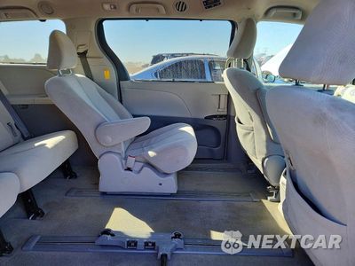 Zdjęcie 10 z 12 samochodu: 2014 TOYOTA SIENNA LE VIN:5TDJK3DC1ES092387 - miniatura