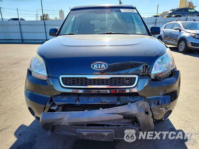 Piąte zdjęcie samochodu w środku: 2011 KIA SOUL + VIN:KNDJT2A22B7215557 - miniatura