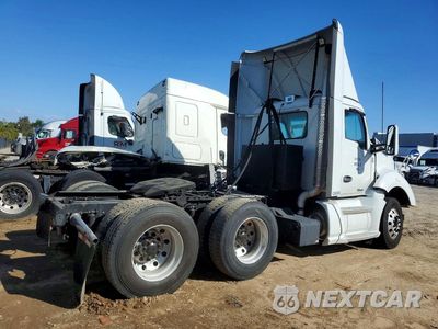 Trzecie zdjęcie samochodu z tyłu: 2018 KENWORTH T680 SEMI TRUCK VIN:1XKYD49X4JJ190884 - miniatura