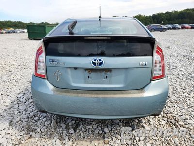 Zdjęcie 6 z 12 samochodu: 2013 TOYOTA PRIUS TWO VIN:JTDKN3DU3D1720787 - miniatura