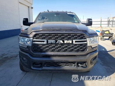 Piąte zdjęcie samochodu w środku: 2024 RAM 3500 BIG HORN VIN:3C63RRHL3RG187630 - miniatura