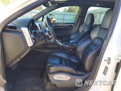 Zdjęcie 7 z 14 samochodu: 2017 PORSCHE CAYENNE VIN:WP1AA2A23HKA89834 - miniatura
