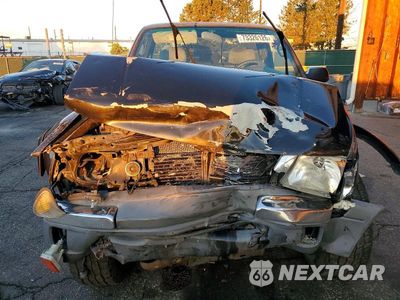 Piąte zdjęcie samochodu w środku: 2000 TOYOTA TACOMA PRERUNNER VIN:4TANM92N5YZ611698 - miniatura
