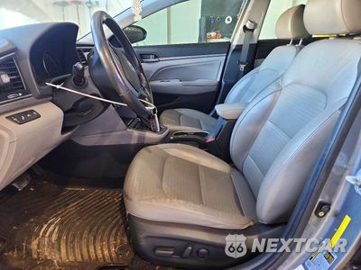 Zdjęcie 7 z 12 samochodu: 2017 HYUNDAI ELANTRA LIMITED VIN:KMHD84LF9HU210338 - miniatura