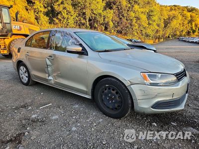 Czwarte zdjęcie samochodu z boku: 2014 VOLKSWAGEN JETTA SE VIN:3VWD17AJ8EM286678 - miniatura